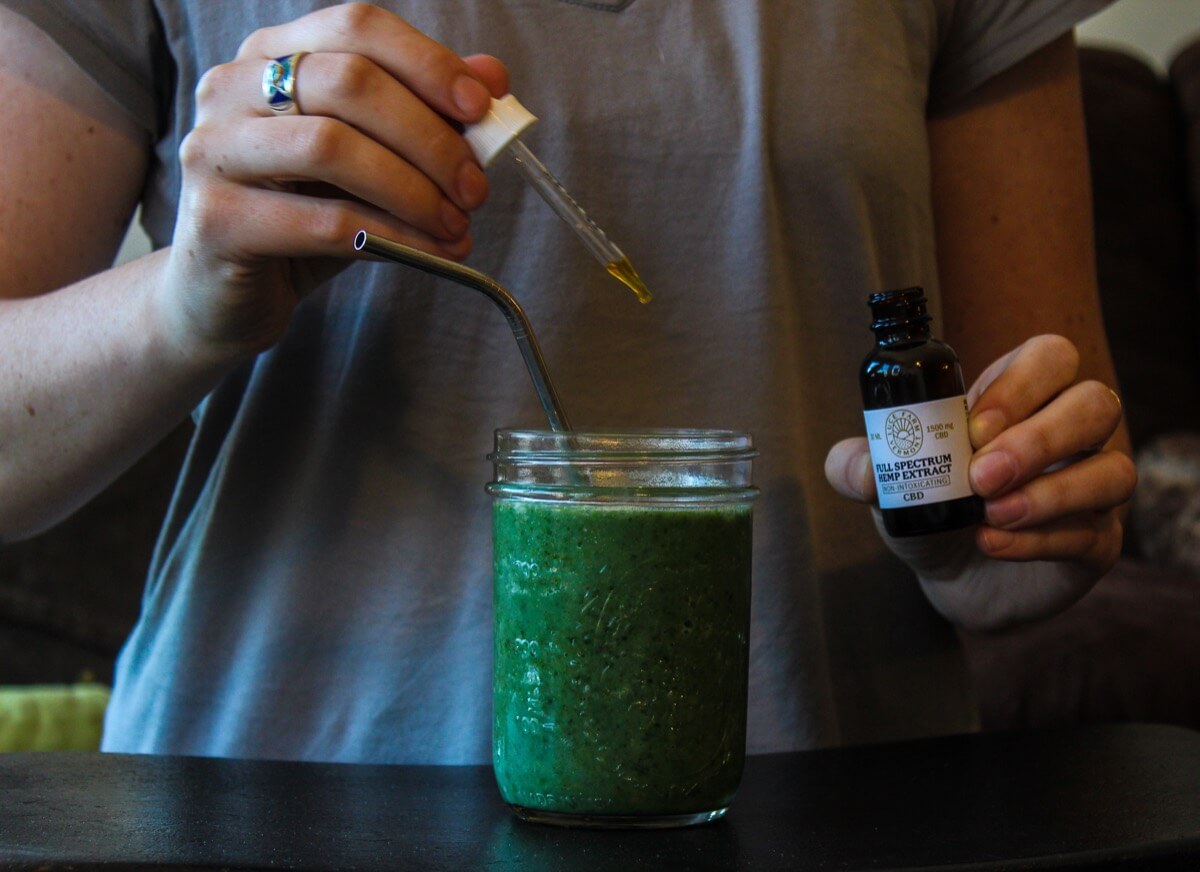 Full Spectrum Hemp Extract mixing Smoothie blend